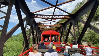 Au départ de Rivesaltes vers Axat et les Gorges de l'Aude - Perpignan Expériences