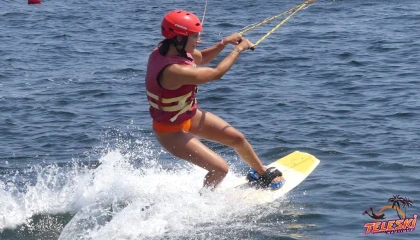 Carte 4 séances de 1h ski nautique wakeboard - Perpignan Expériences