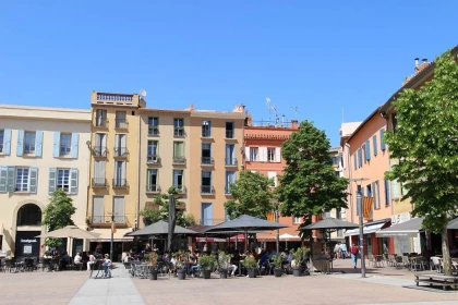 Visite Guidée du Centre Historique de Perpignan - Perpignan Expériences