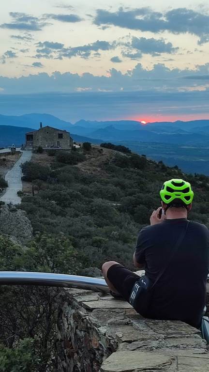 Circuit en VTTAE - Coucher de soleil à Força Réal - Perpignan Expériences