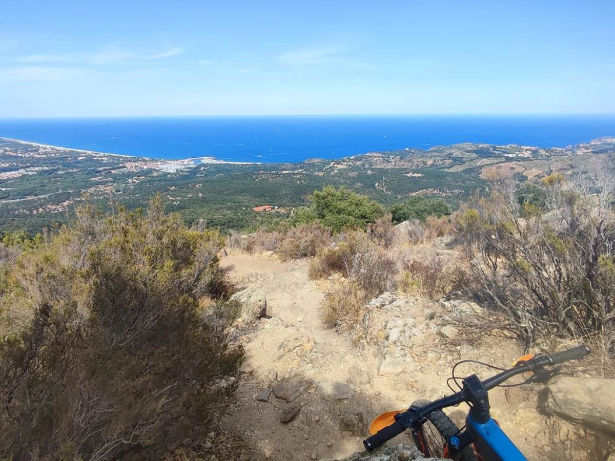 Circuit en VTTAE - Découverte de Valmy - Perpignan Expériences