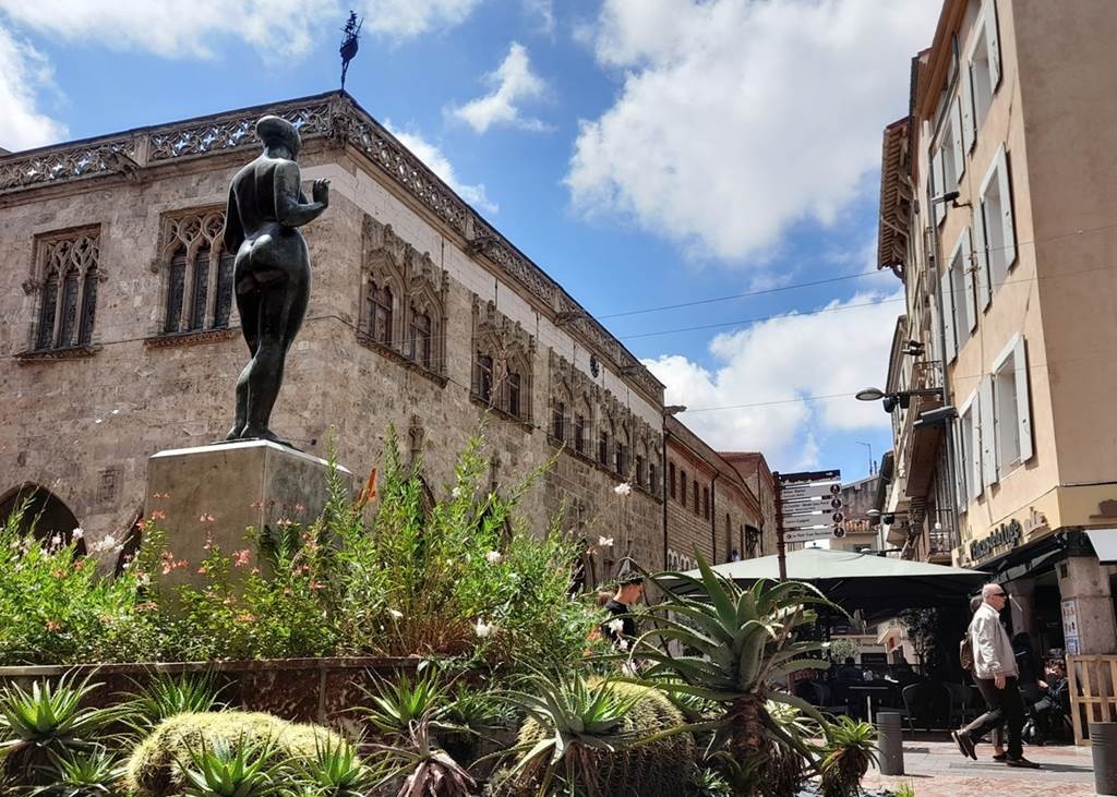Visite guidée en Espagnol du centre historique - Perpignan Expériences